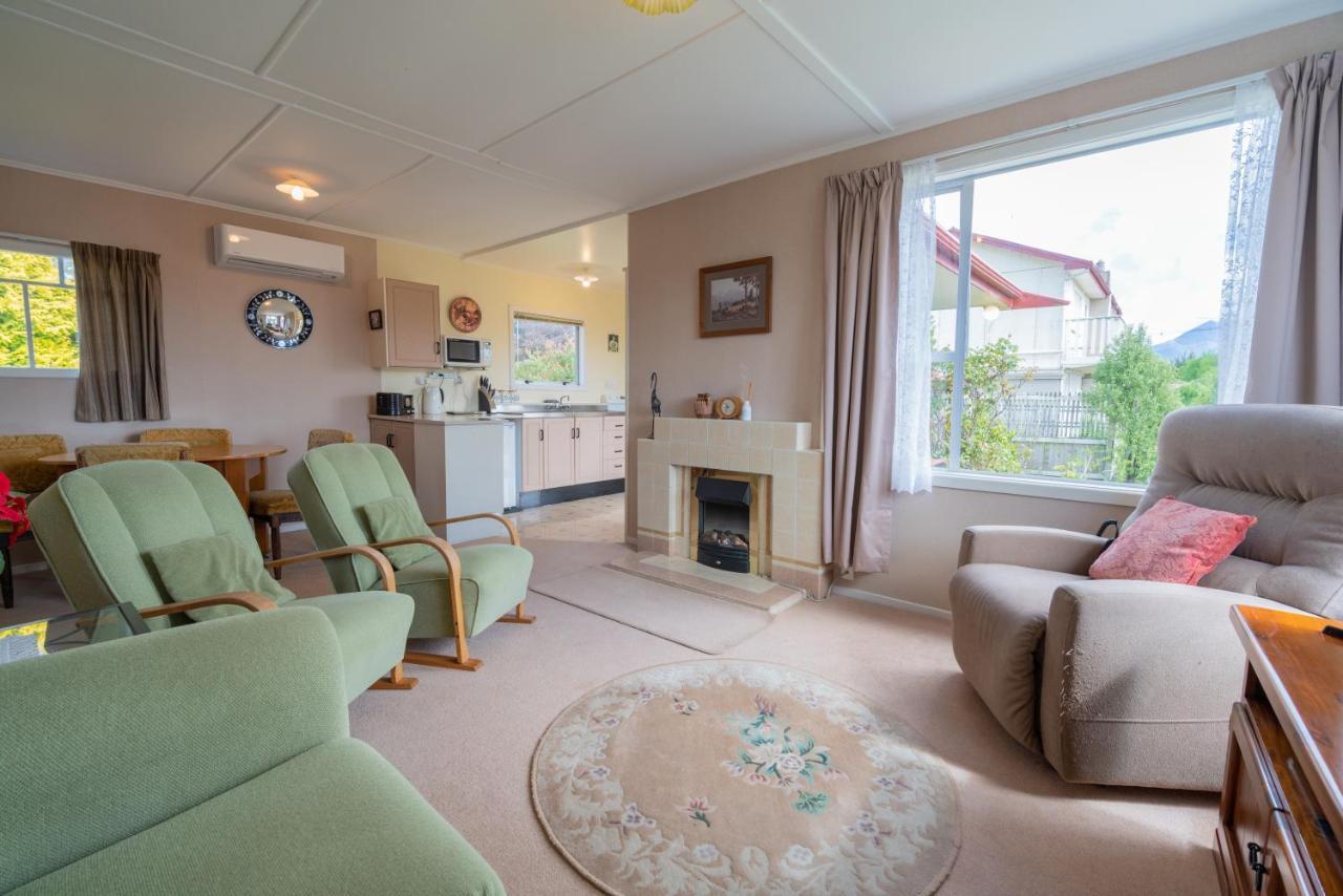 Rustlein Cottage - Te Anau Holiday Home Εξωτερικό φωτογραφία
